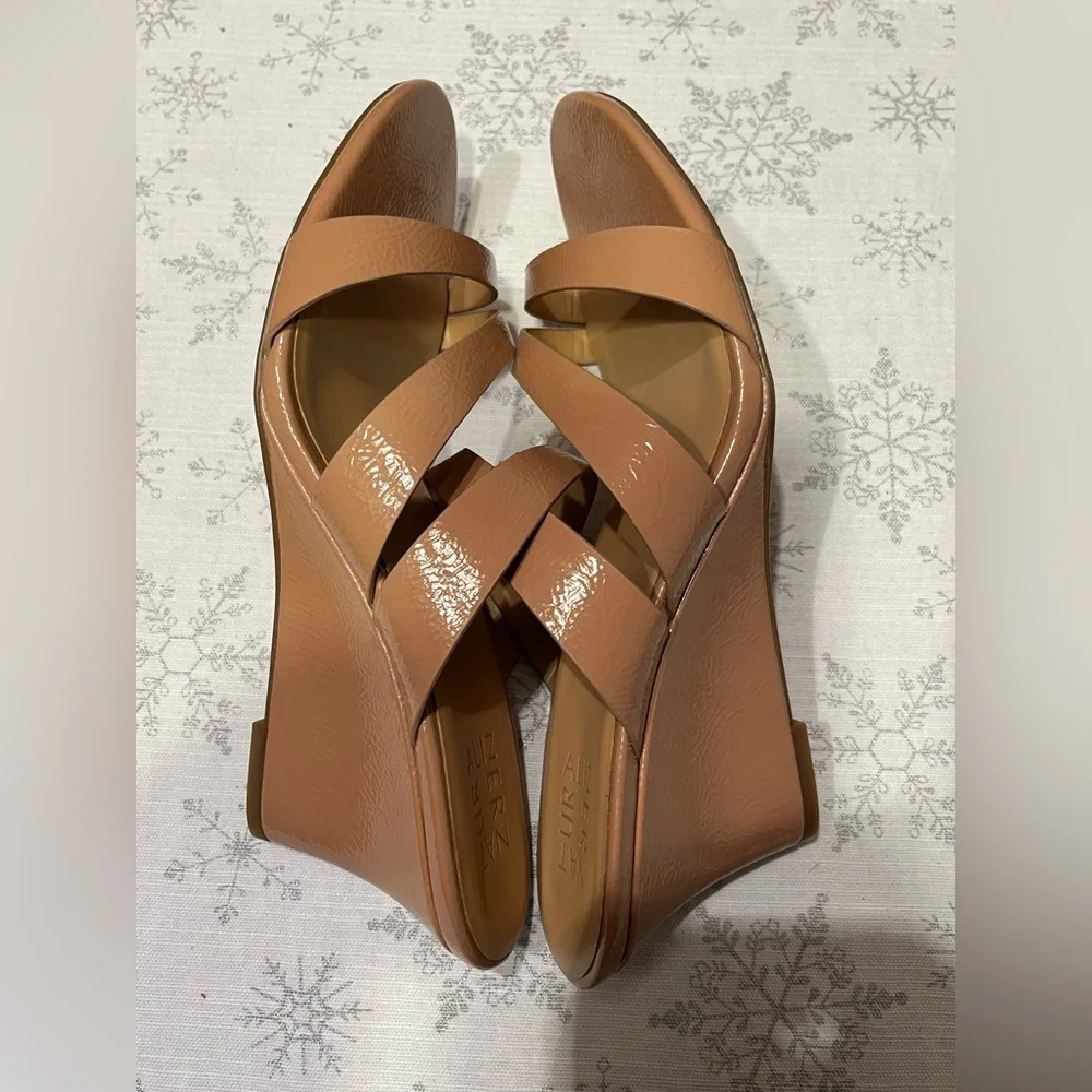 New Naturalizer Breona Wedge Sandals – Taupe – Size 9.5